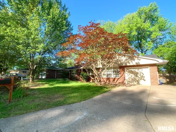 810 S Skyline Dr, Carbondale, IL 62901