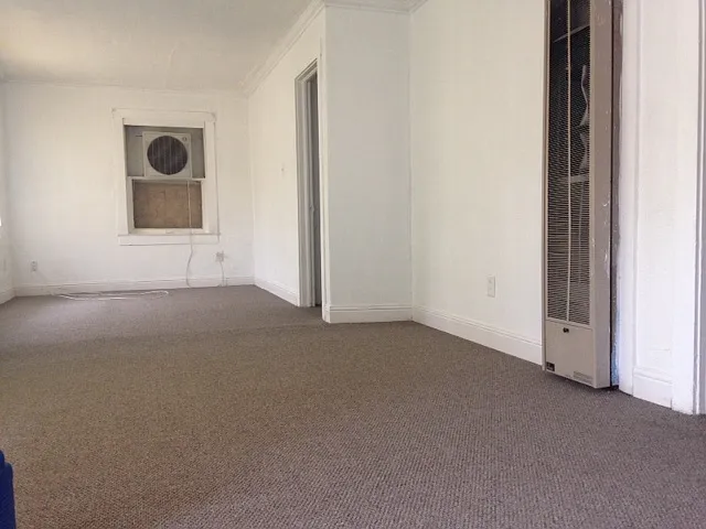 434 N Poplar Ave — Photo 2