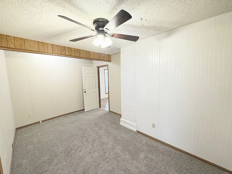 416 Grover St — Photo 17