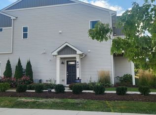 301 Kingsport Dr, South Elgin, IL 60177