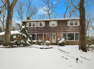12 Colden St, Huntington Station, NY 11746