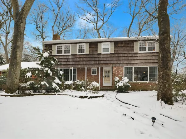 12 Colden St, Huntington Station, NY 11746