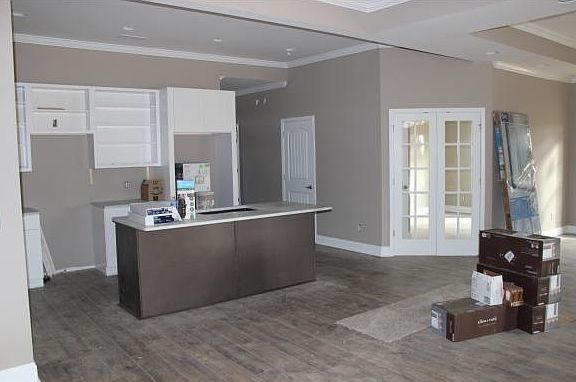 3rd image of 207 Riverwatch Cir
