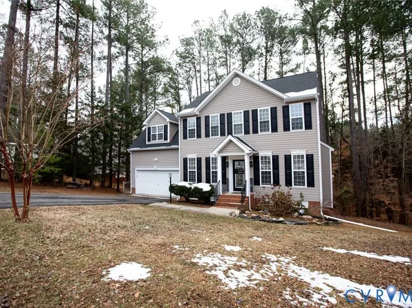 107 Cabells Ct, Farmville, VA 23901