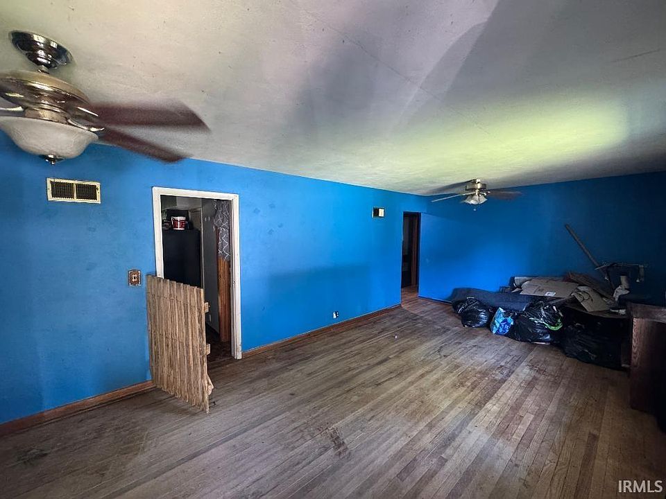 2nd image of 200 Magnolia Dr