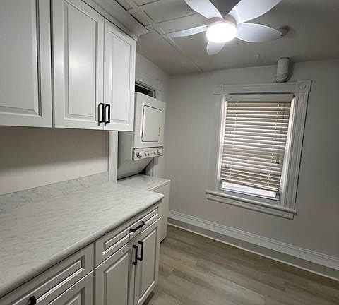 4th image of 418 Christian Herald Rd #4