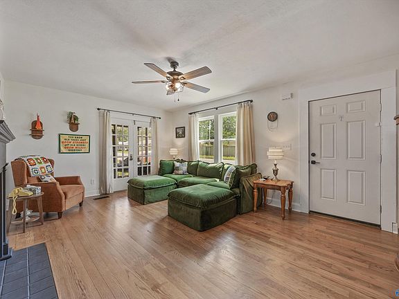 5th image of 501 Sanders St