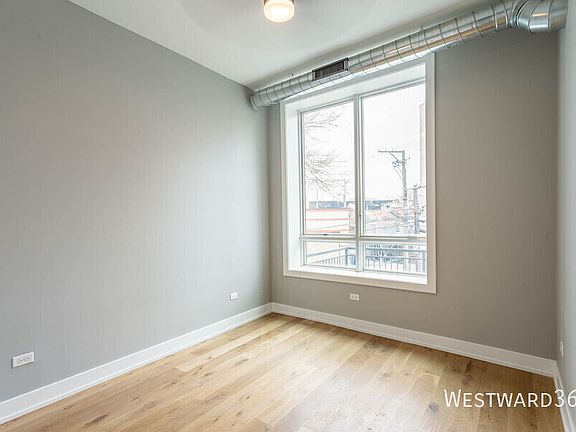 4th image of 1470 W Webster Ave #201