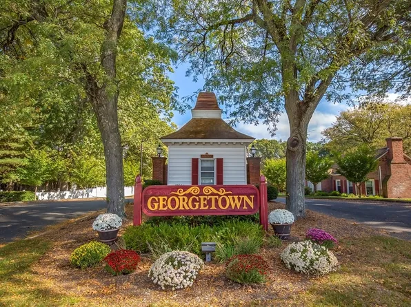 52 Smithfield Ct Unit 52, Springfield, MA 01108