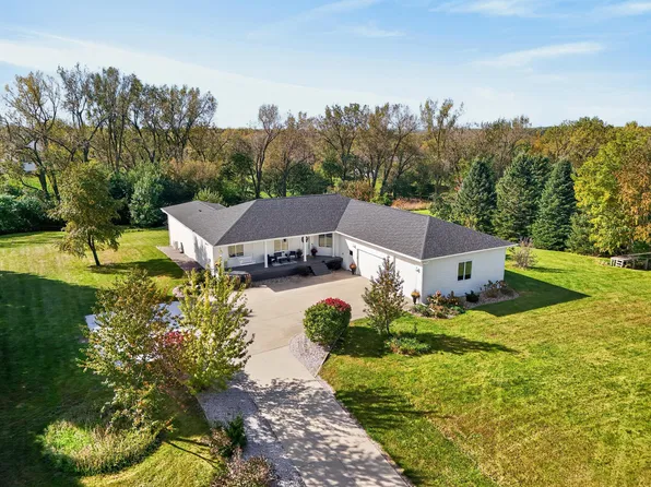 2056 Quail Ridge Rd, Ames, IA 50010