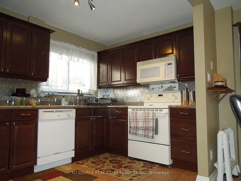 129 Ormond Dr — Photo 14