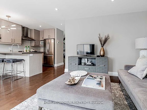 4th image of 158B Glebemount Ave