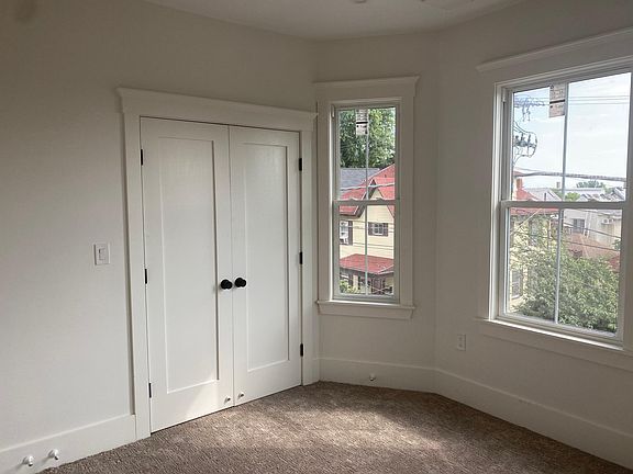 4th image of 652 Winthrop Ave #1