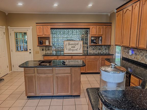 4th image of 3501 Colonial Dr