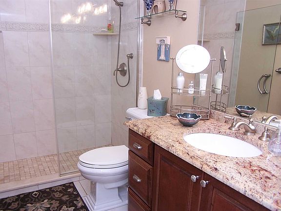 4th image of 154 Colony Dr