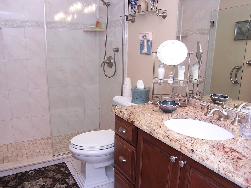 154 Colony Dr Holbrook, NY Zillow