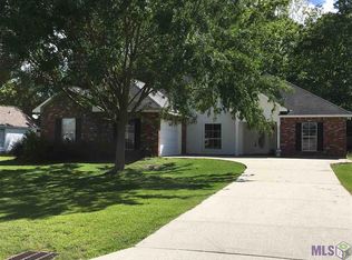 8731 Round Oak Dr, Baton Rouge, LA 70817