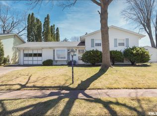 2311 W Rusholme St, Davenport, IA 52804