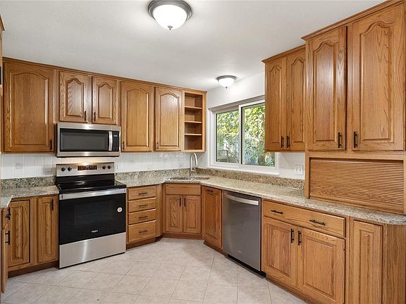 2nd image of 650 Bugle Hill Dr