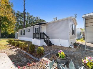 40 Shamrock Cir, Murrells Inlet, SC 29576