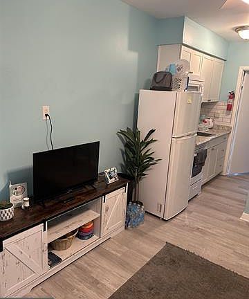 3rd image of 9401 Pacific Ave APT 7