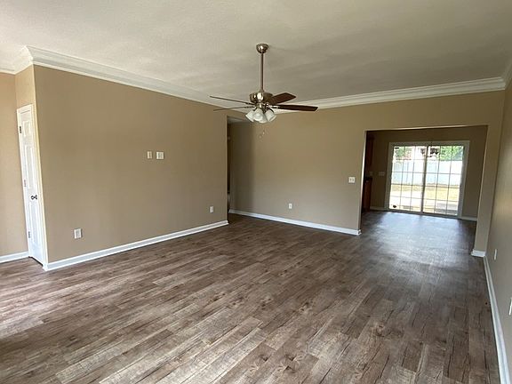 3rd image of 404 Tabby Ln