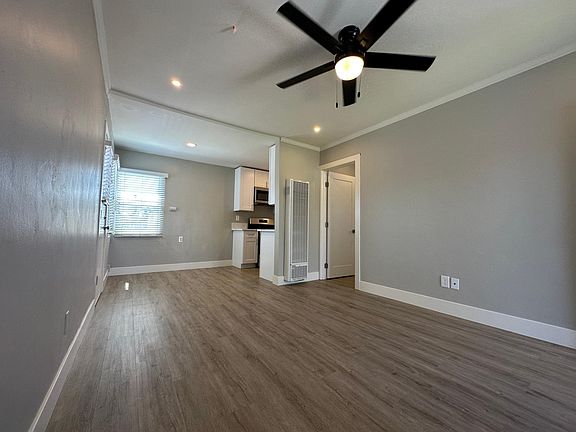 4th image of 4452 Kansas St