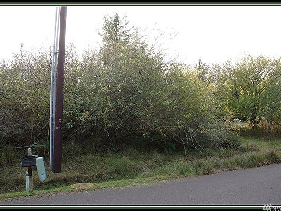 5th image of 899 Falls Of Clyde Loop SE
