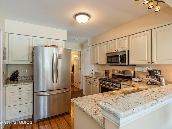 3rd image of 9224 Cliffside Ln #60A