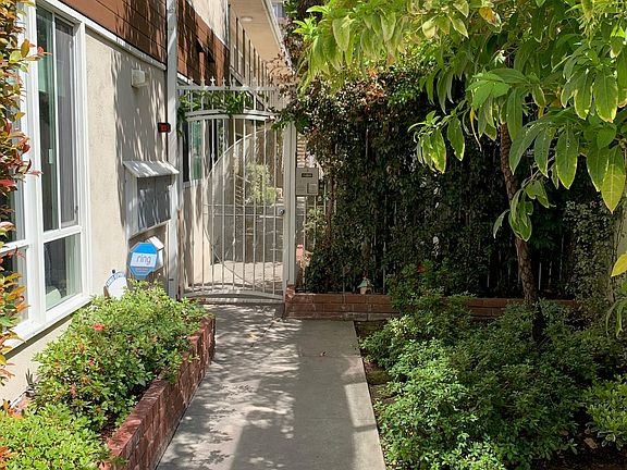 2nd image of 12026 Goshen Ave APT 4