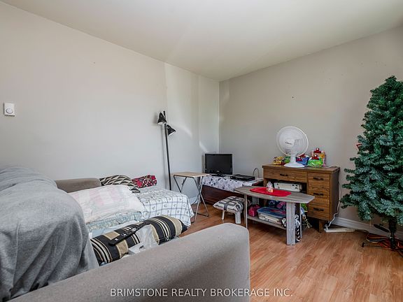 5th image of 24 Brentwood Rd