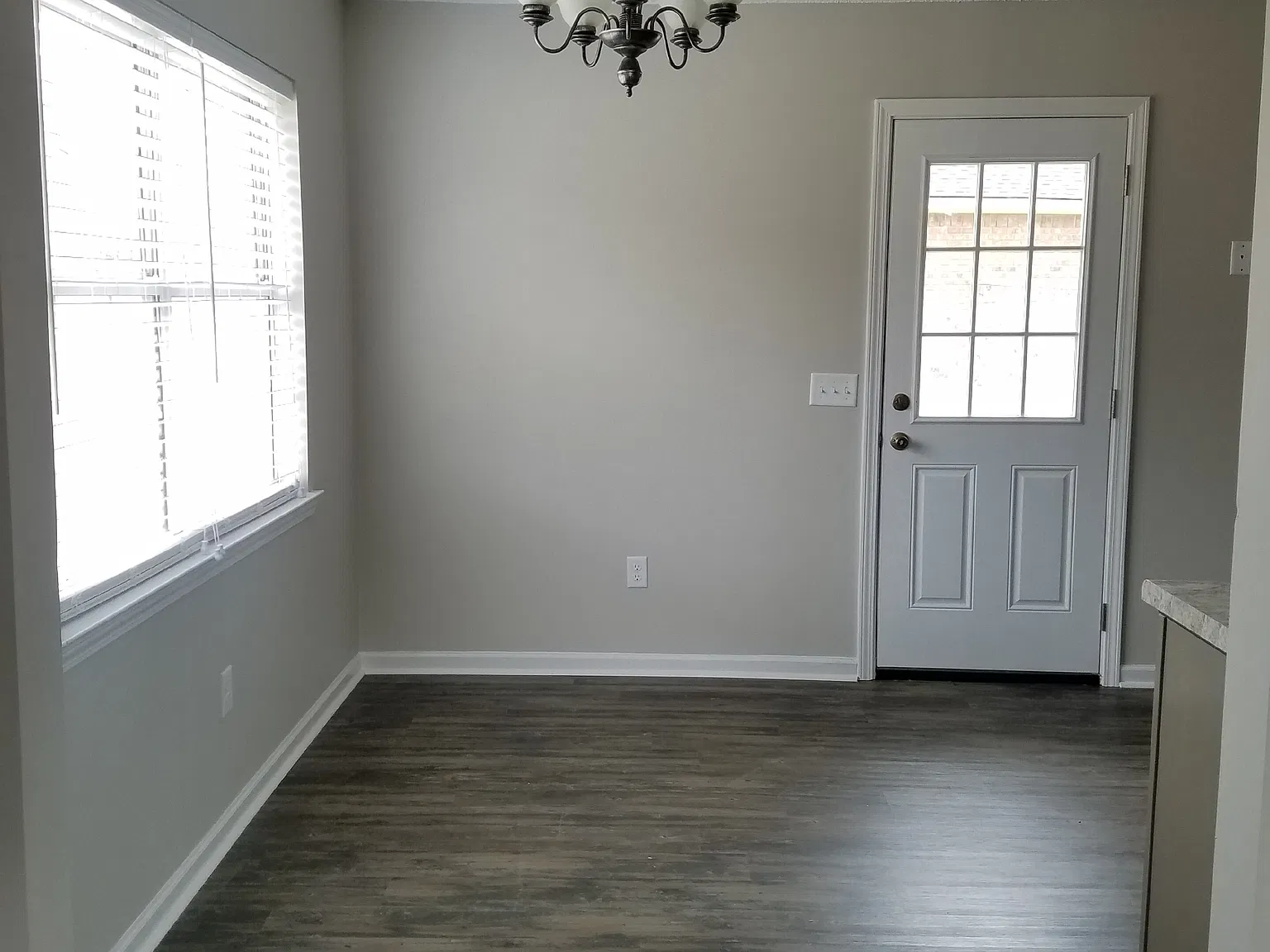 3 bed, 1104 sqft, $1,750 — Photo 3