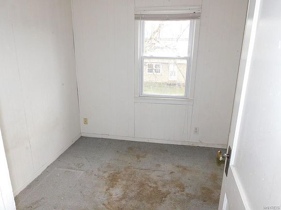 5th image of 88 Windwood Ct