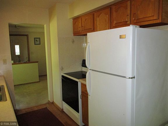 4th image of 154 Sidney St W