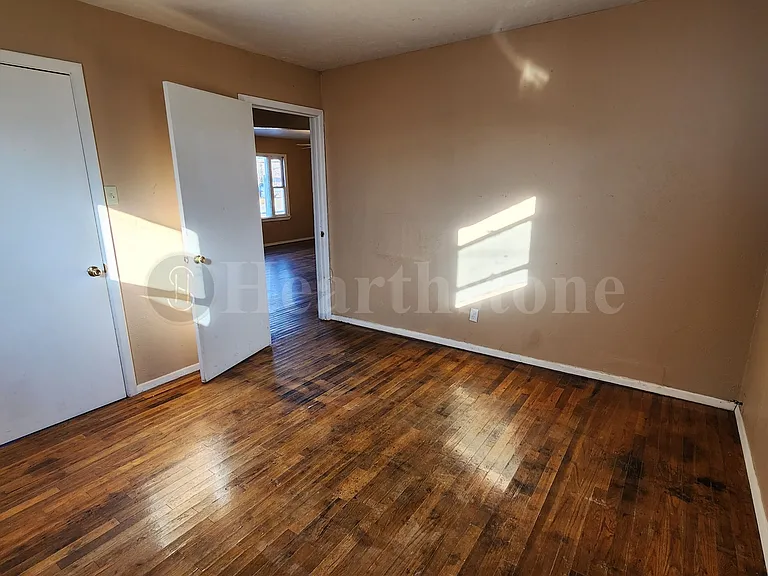 1012 E Brazos St — Photo 5