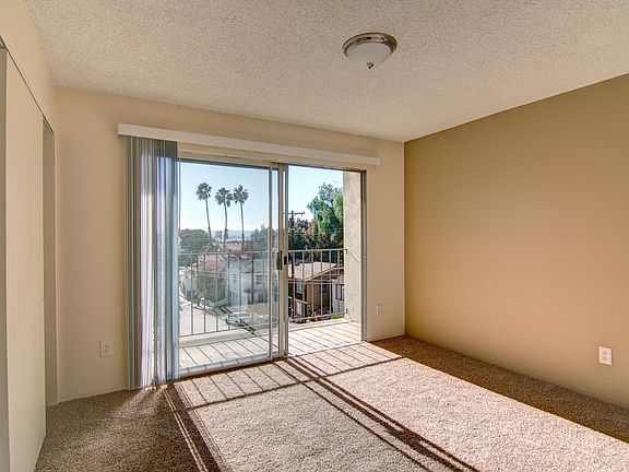 2nd image of 1605 Glenwood Dr #1609