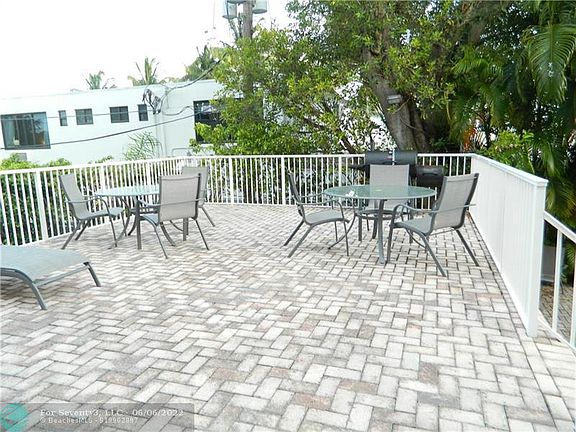 4th image of 1050 SE 15th St APT 601