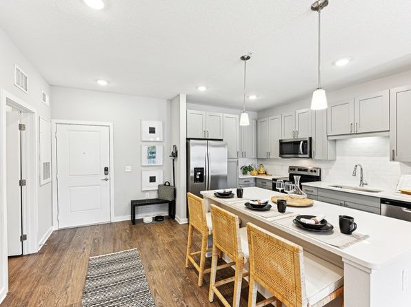 1100 N John Young Pkwy #417