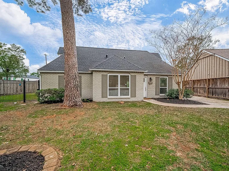 1739 Nocturne Ln — Photo 4