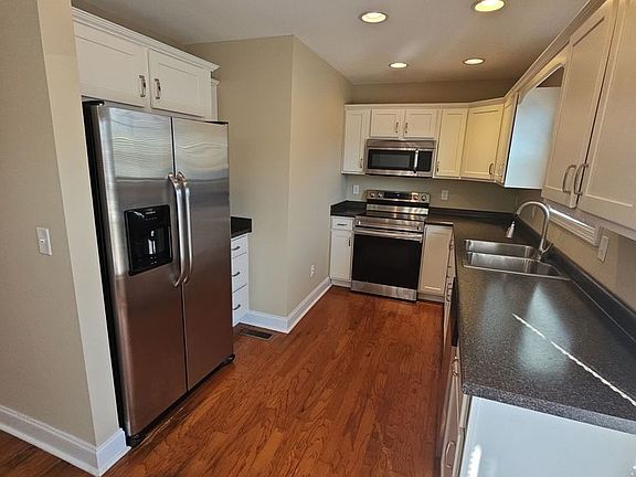 2nd image of 2015 Reserve Dr