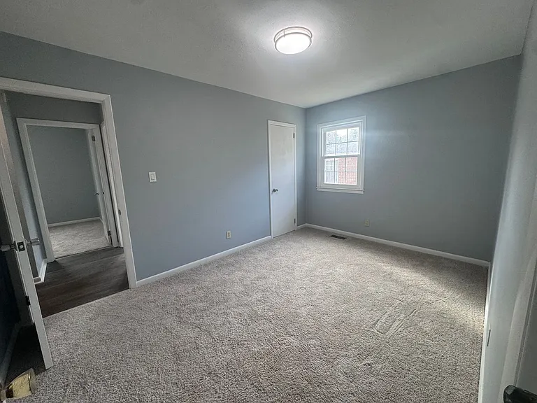 908 Rochester Dr — Photo 6