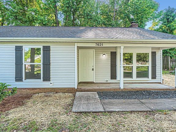 3rd image of 7025 Bluff Wood Cv