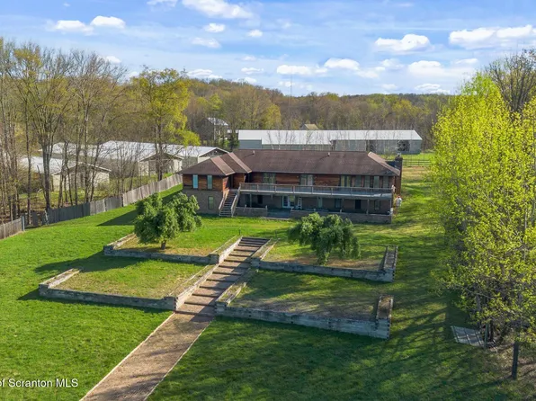 434 Hemlock Rd, Waymart, PA 18472