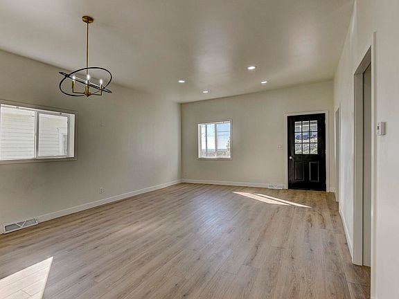 2nd image of 410 N 4th St