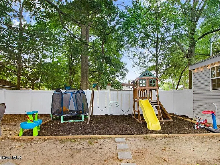 1302 North Dr — Photo 14