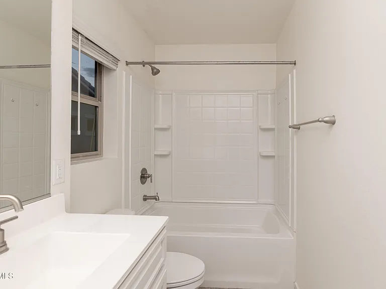 6018 W Hartford Ct — Photo 13