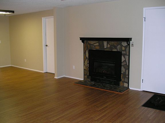 4th image of 3131 66th Ave SW