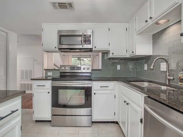 1135 Barton Hills Dr #248 — Photo 2