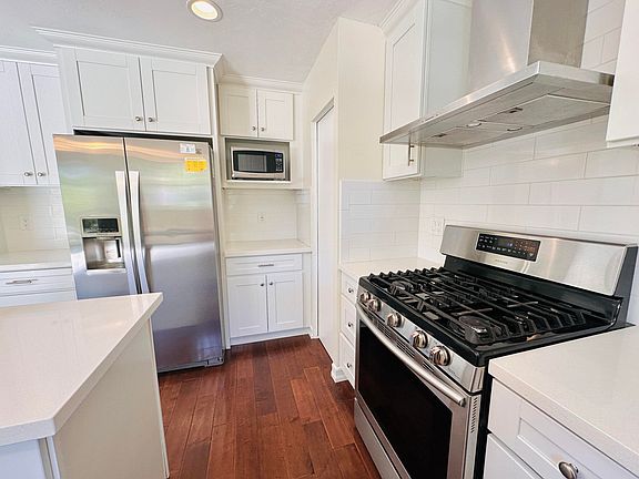 4th image of 5063 San Julio Ave