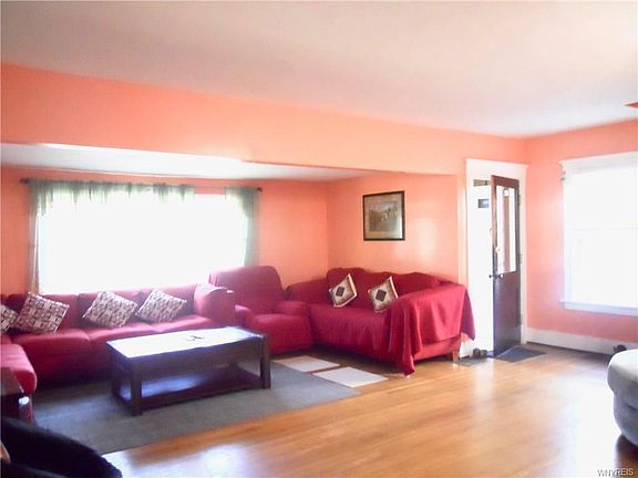 5th image of 79 Collingwood Ave